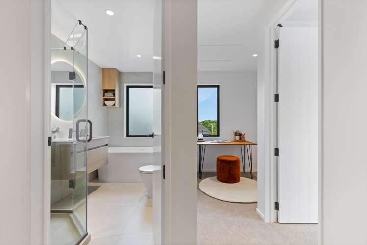 10B Joan Street Pt Chevalier_21