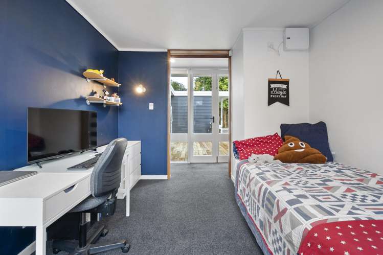 28 Moerangi Street West End_23