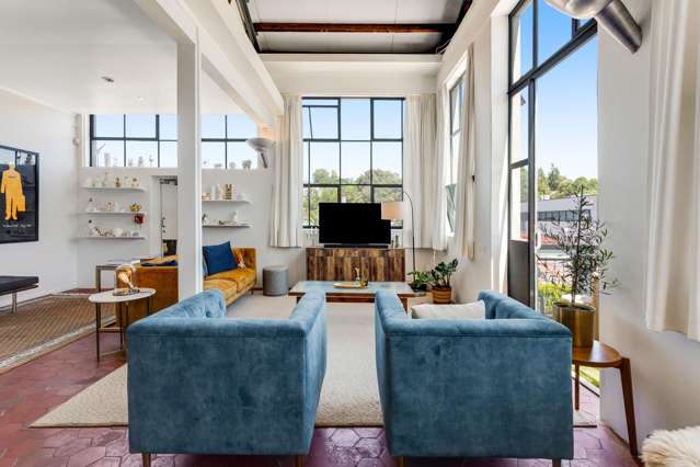 New York Style Loft Apartment - 3 Carparks