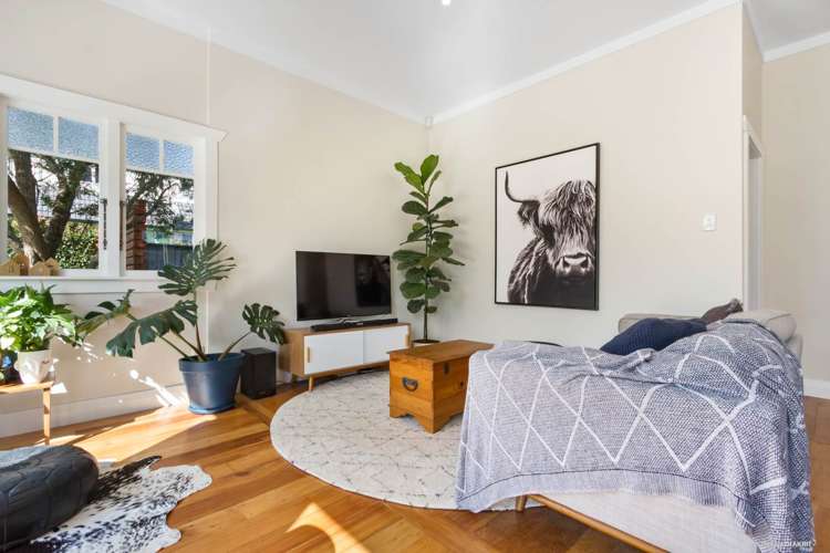 12 Craigbank Avenue New Lynn_8