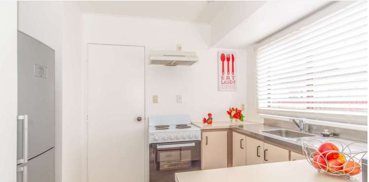 2/4 Tyndrum Place Highland Park_7