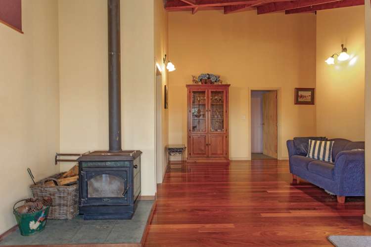 208 Holmwood Road Kaitoke_9