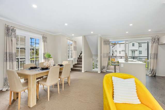 60 Arrowsmith Drive Flat Bush_2