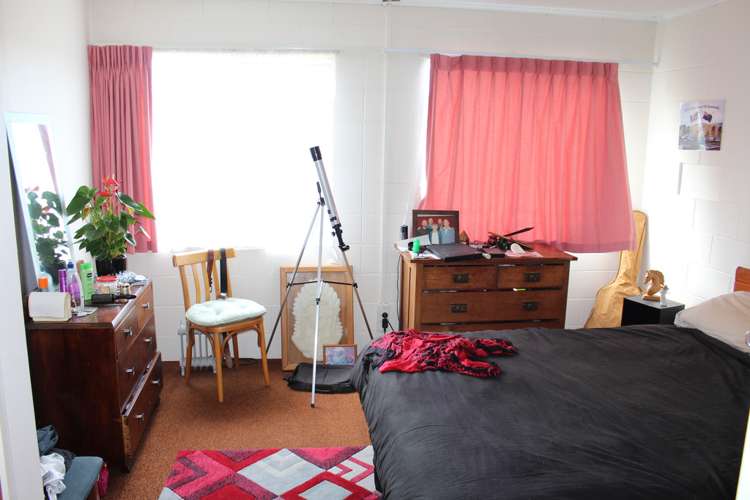 200 Old Farm Road Hamilton East_16