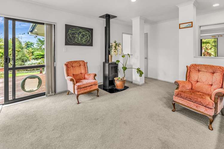 29 Edward Payton Grove Pukehangi_7