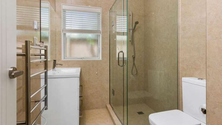 19 Ballindrait Drive Flat Bush_15