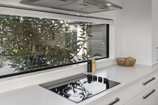 25 Malaga Crescent Harewood_2