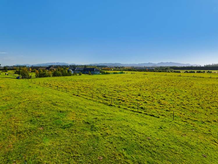 14d Mulholland Drive Darfield_19