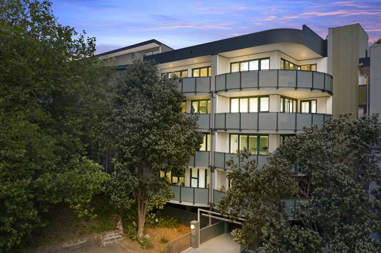 26/8 Basque Road Eden Terrace_1