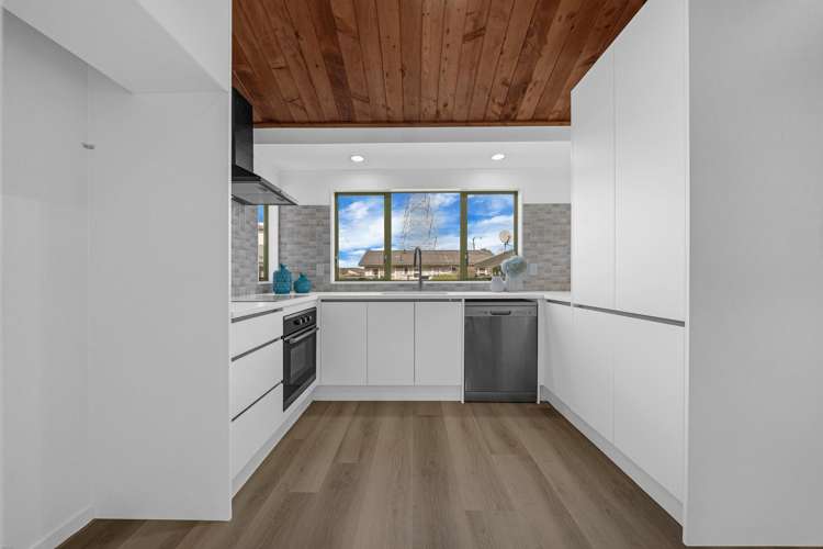 2/16 Airfield Road_4