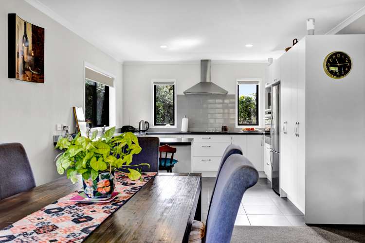 120 Pohutukawa Place Waiwhakaiho_18