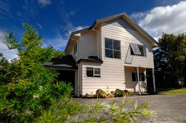 3 Beds House In Glenfield