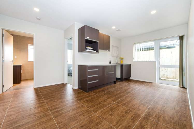 41 Riverglade Parkway Te Atatu South_8