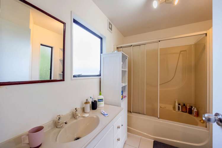 2/5 Seaford Place Murrays Bay_12