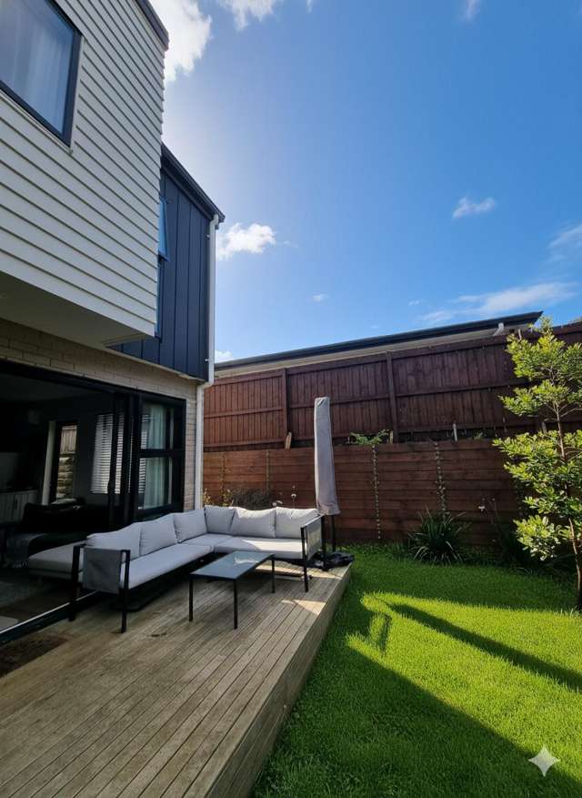 Three Bedroom Townhouse, Te Atatu South