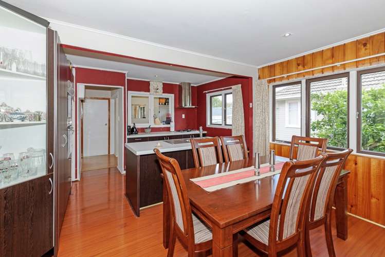 75 Roberts Road Te Atatu South_5