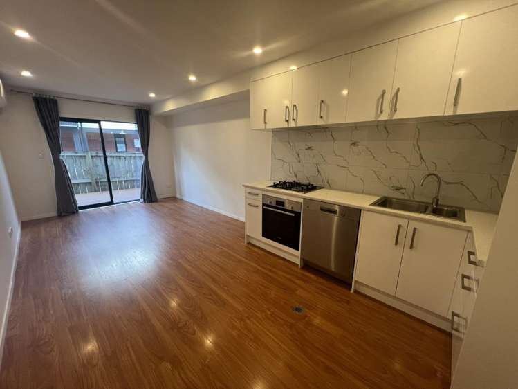 2/16 Inverness Avenue 1074_3