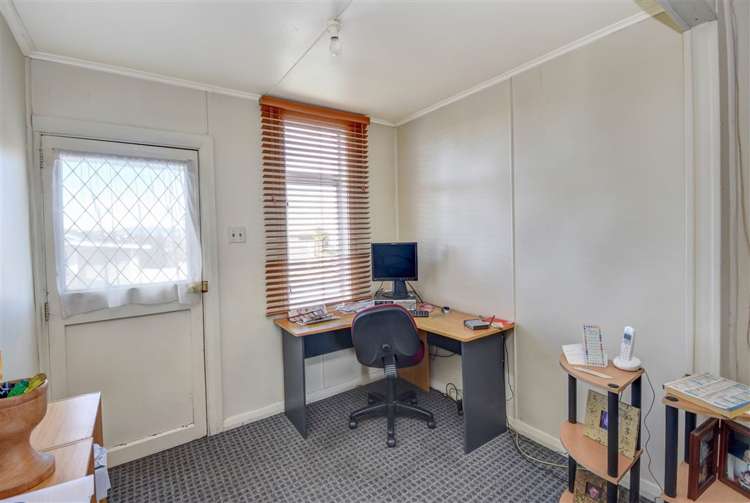 32 Riselaw Road Calton Hill_8