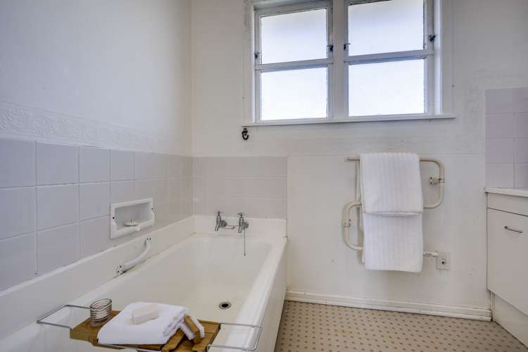 1 James Cook Street Havelock North_14