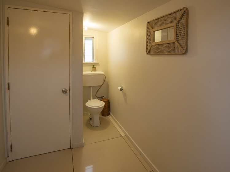 29 Burden Avenue Wainuiomata_16