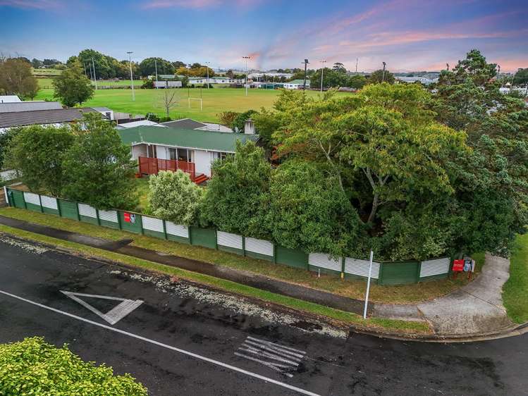 2 Margaret Place Deanwell_14