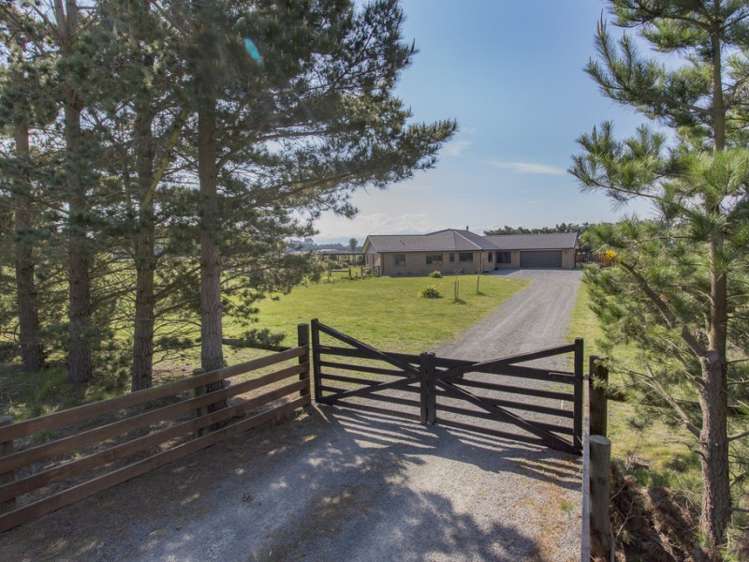 696 Poyntzs Road West Eyreton_19