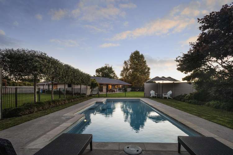 12 Cowley Drive Leamington_18