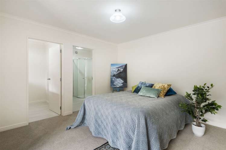 11 Viridian Lane Greenhithe_17