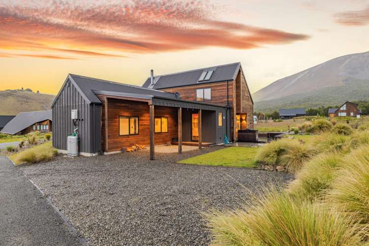 50 Luge Loop Castle Hill_28