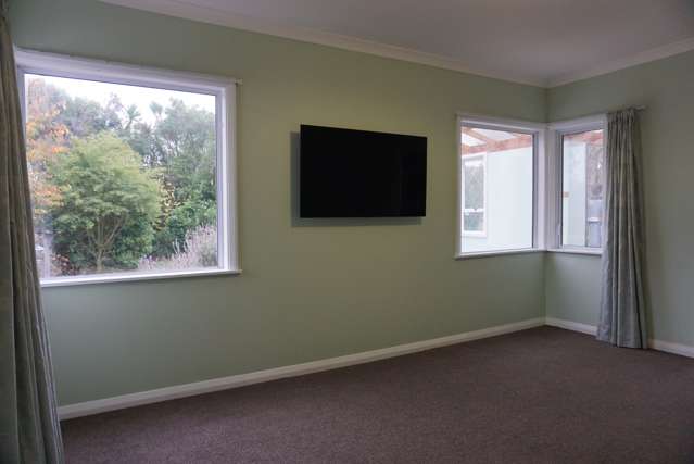 24 Savage Crescent West End_2