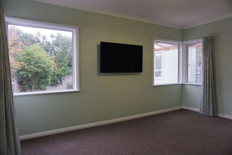 24 Savage Crescent West End_2