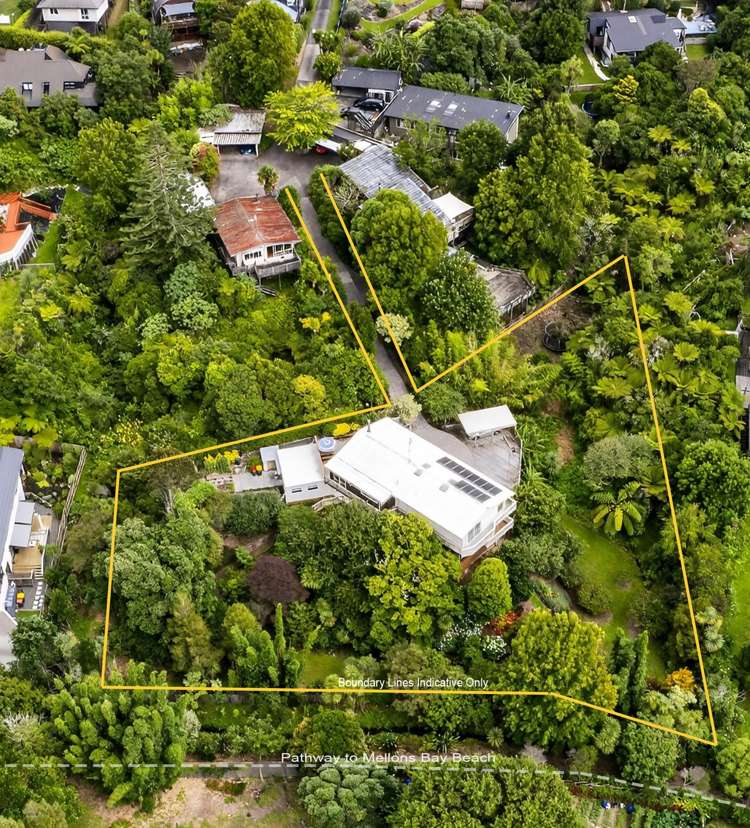 20 Colmar Road Mellons Bay_41