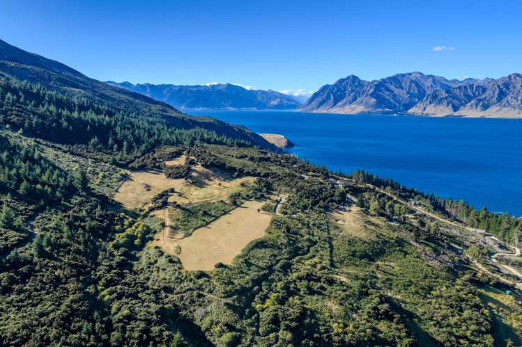 1147 Lake Hawea - Albert Town Road_0
