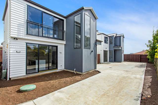 Stunning 4BR - Near New in Massey!