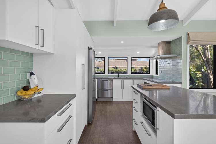 114 Rocking Horse Road Southshore_8