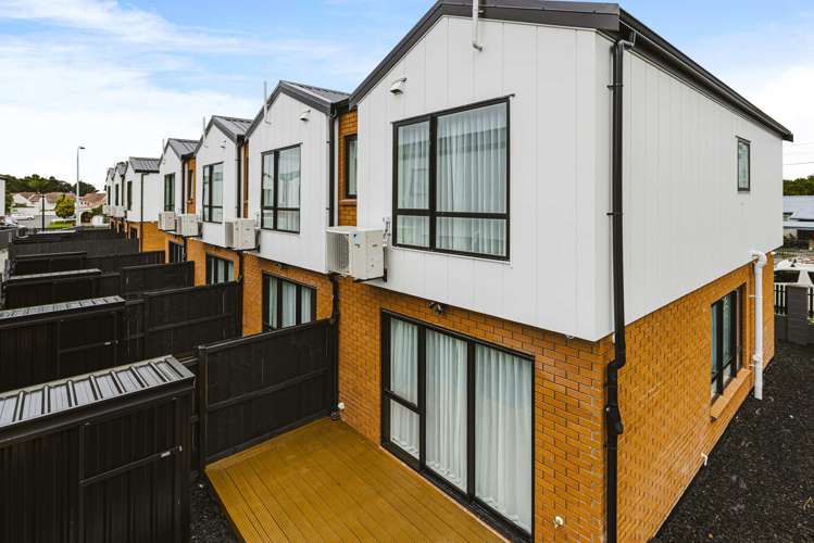 2/287 Massey Road Mangere East_0