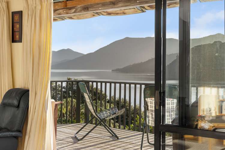 42 Lawrence Road Kenepuru Sound_15