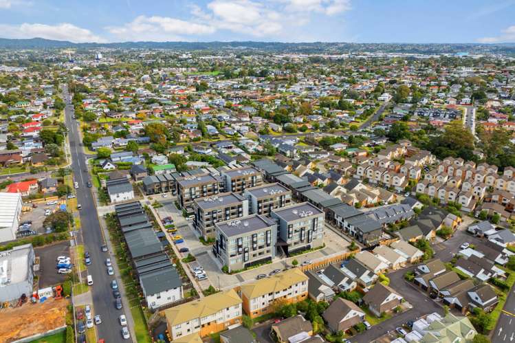 78 Rauemi Way Te Atatu South_17