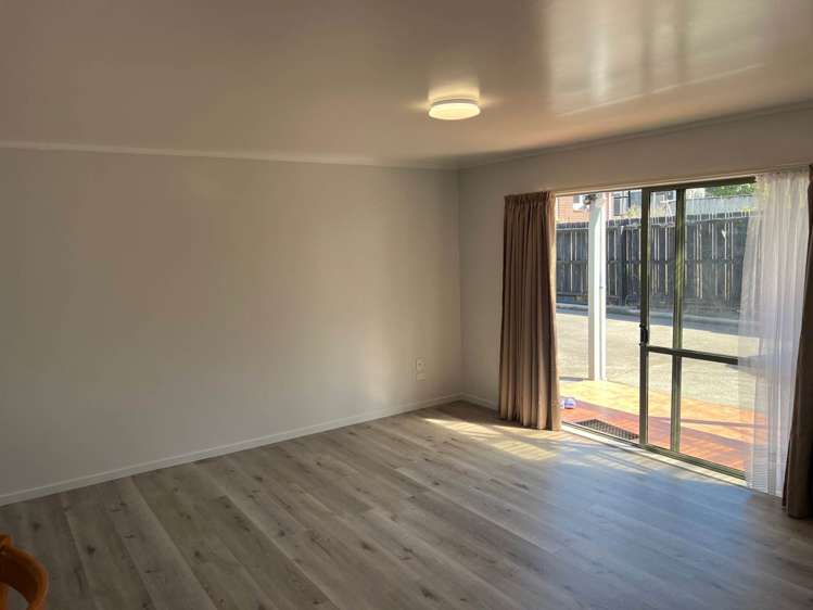 92a Roberts Road Te Atatu South_5