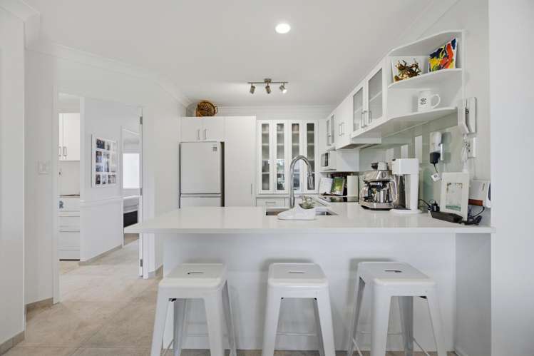 1/111 Santa Monica Drive (Pacific Palms) Papamoa_6