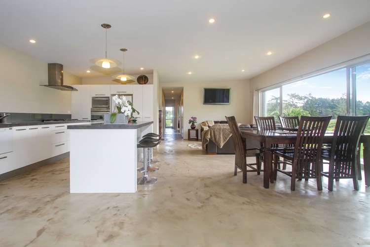 1513a East Coast Road Redvale_8