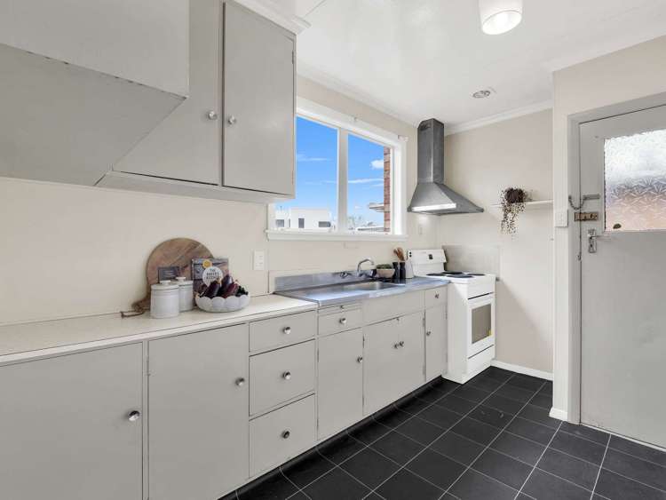 2/84 Linton Street West End_14