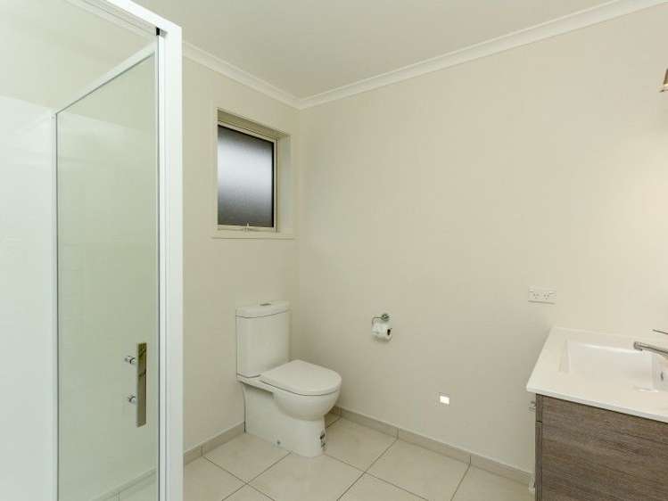 9 Honeyfield Drive Whalers Gate_23