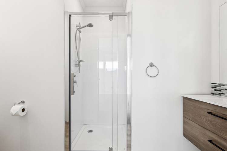 70 Clevedon Road Papakura_11