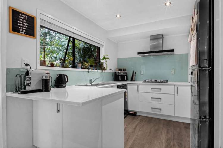 2/3 Diosma Place Botany Downs_9