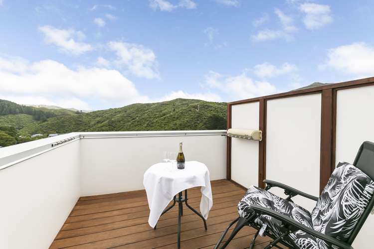 82 Saddleback Grove Karori_7