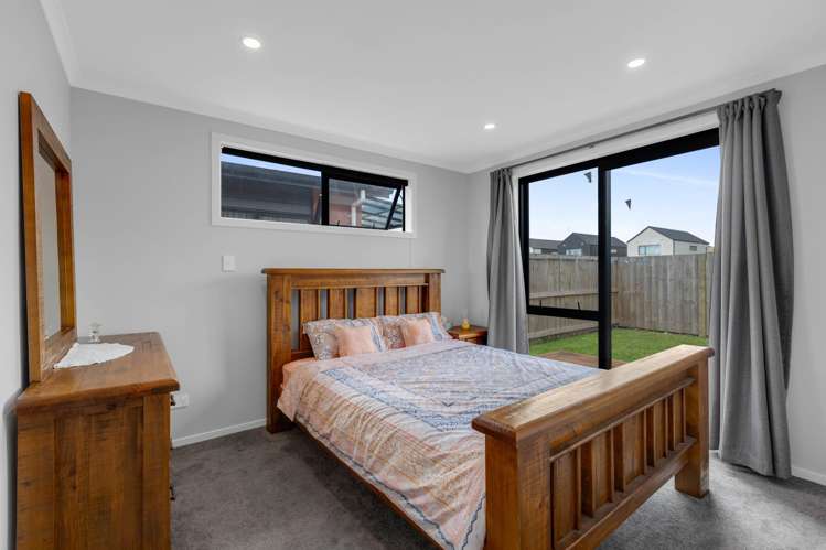 2/4 Tiro Place Rototuna North_9