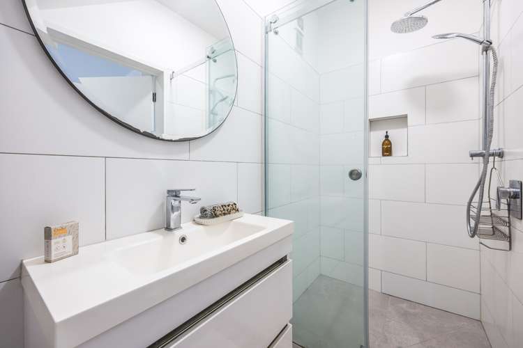 1a/9 Upper Queen Street Auckland Central_12