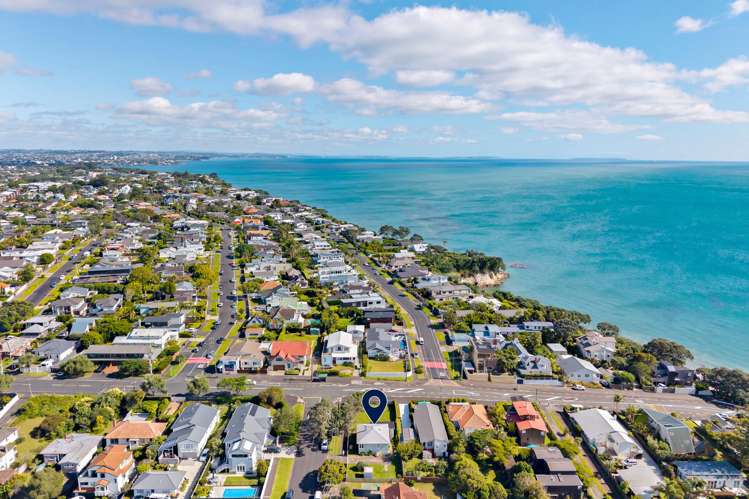 27 Old Lake Road Narrow Neck_13