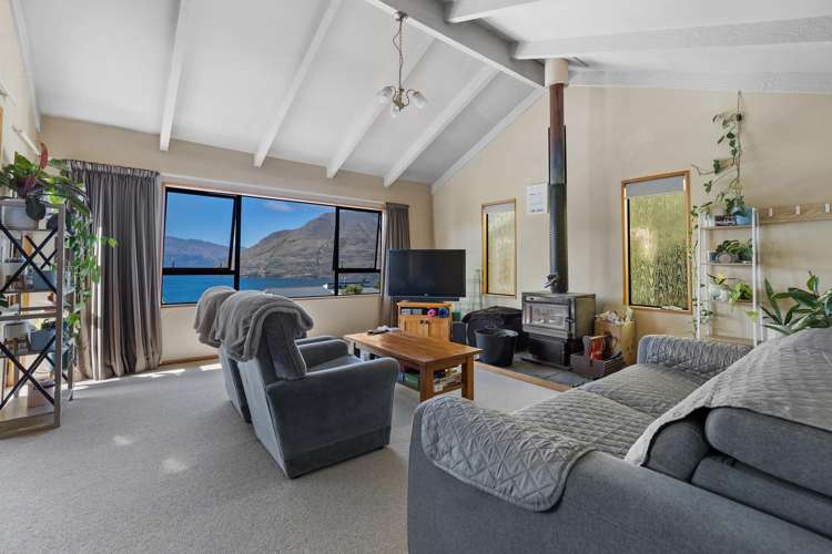 48 Wynyard Crescent Fernhill/Sunshine Bay_7